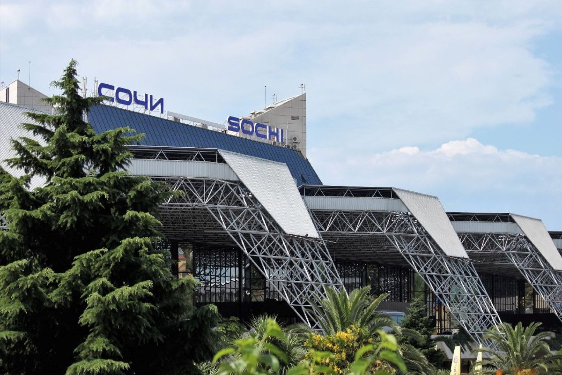 В аэропорту Сочи внедрили ИИ-помощника «ГигаЧат» для пассажиров