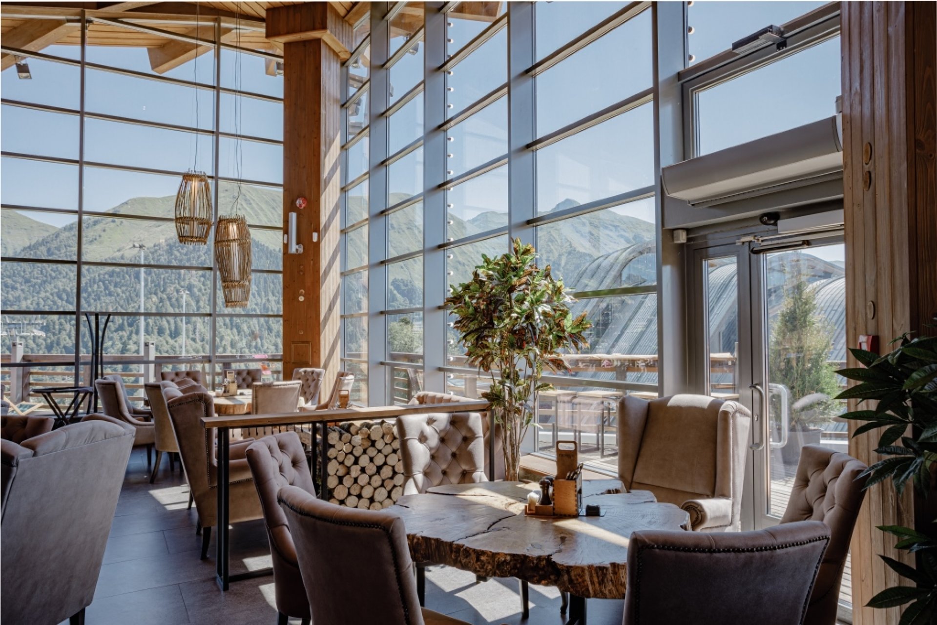 В горах Сочи оставили рекордные для Краснодарского края чаевые в 50 тысяч рублей